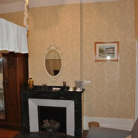 住宿加早餐酒店 Chambres D'hotes L'arbre D'or De Marc-aurele 3*